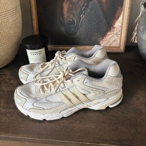 Adidas running walking sneaker mens size US  7.5